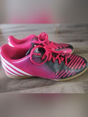 Adidas Predator Women's Size US 9
